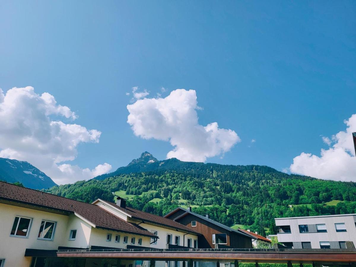 Wanderhotel Garni Cresta Schruns Ngoại thất bức ảnh