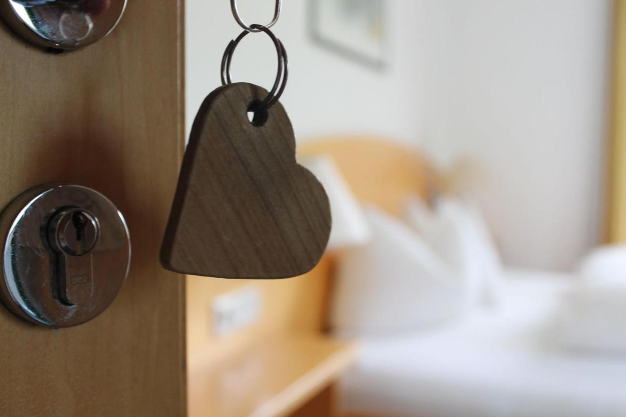 Wanderhotel Garni Cresta Schruns Ngoại thất bức ảnh