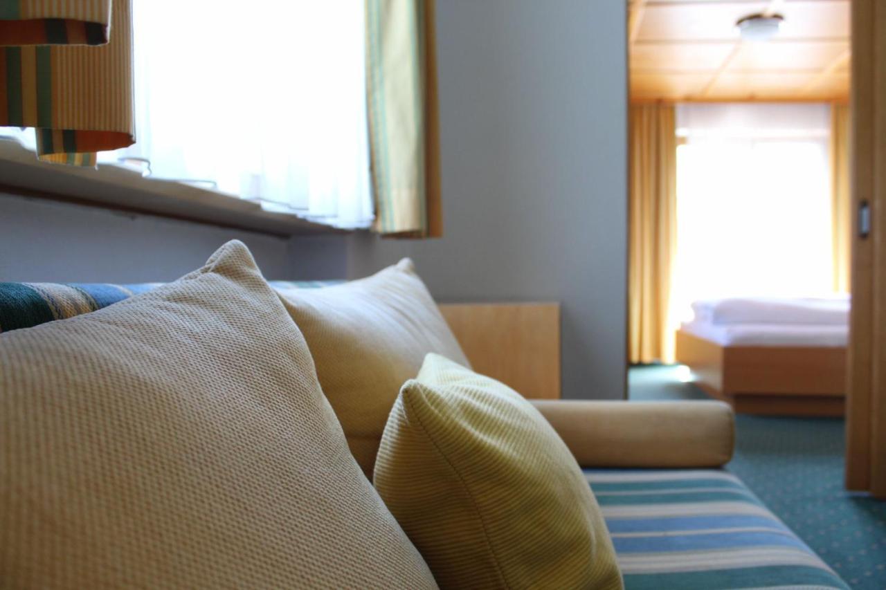 Wanderhotel Garni Cresta Schruns Ngoại thất bức ảnh