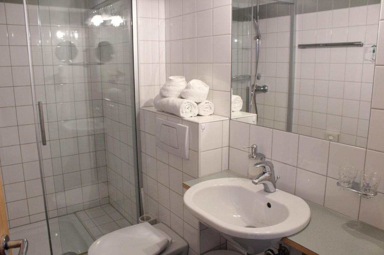 Wanderhotel Garni Cresta Schruns Ngoại thất bức ảnh