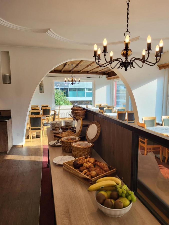 Wanderhotel Garni Cresta Schruns Ngoại thất bức ảnh